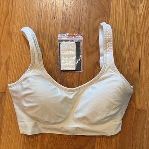 Underoutfit 459 THE COMFORT SHAPING BRA WITH ADJUSTABLE STRAPS